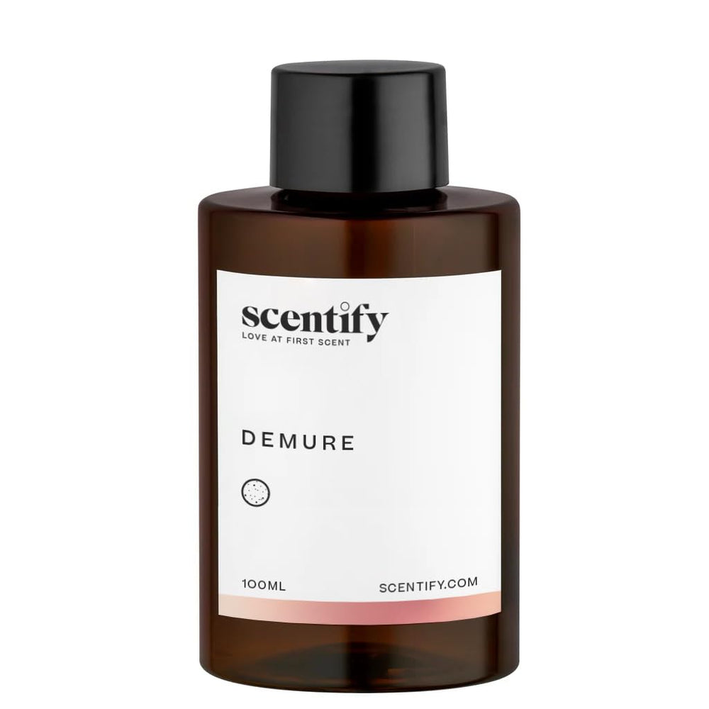 Calabrian bergamot, orange and pineapple top notes of Demure diffuser oil