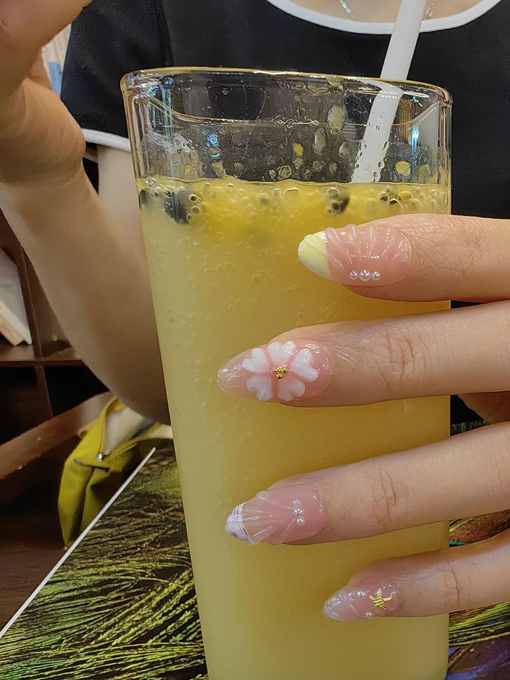 Seafish A02 easy to apply and remove press-on nails for quick styling
