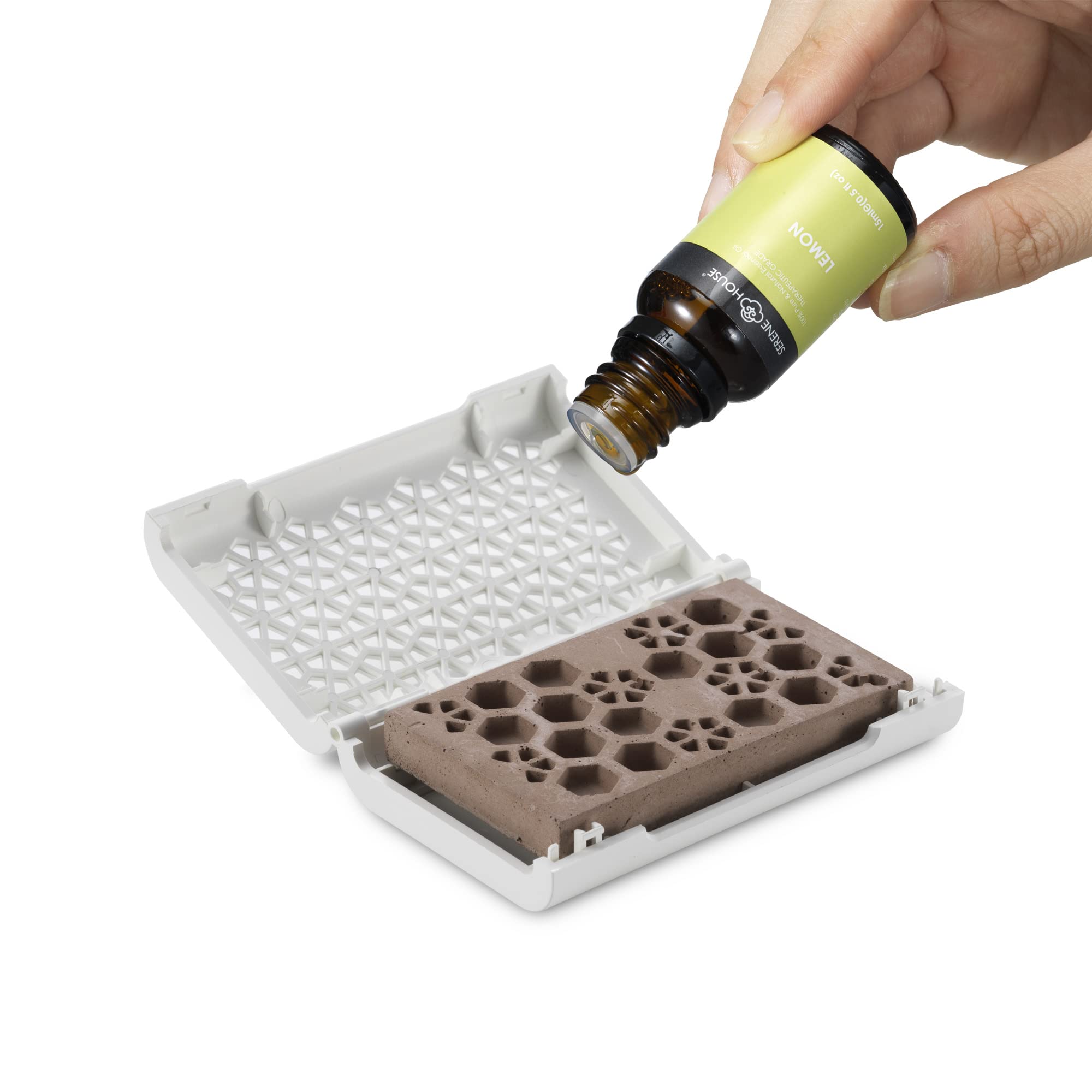 Puccini compact diffuser white highlights small-space aroma options.