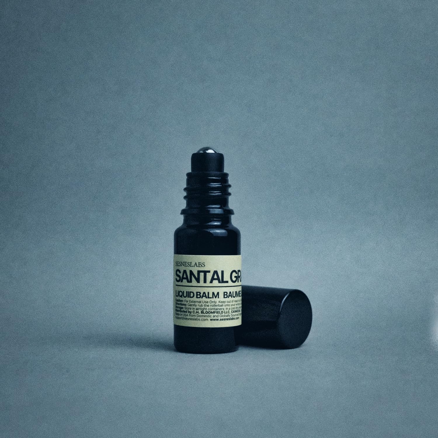 Unisex perfume roll-on for daily wear and travel