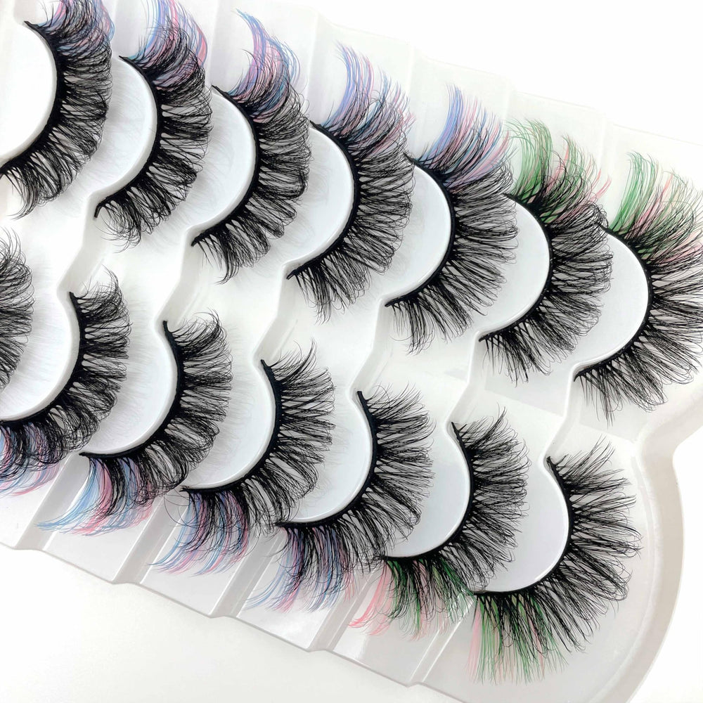 SISIYDY green-pink gradient lashes add playful color pop for cosplay.