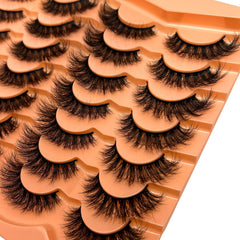 Closeup of SISIYDY lashes showing fluffy 6D texture and dramatic D Curl