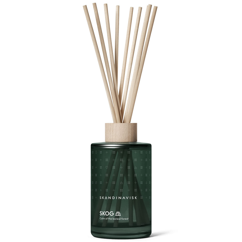 Close-up of diffuser with eight reeds