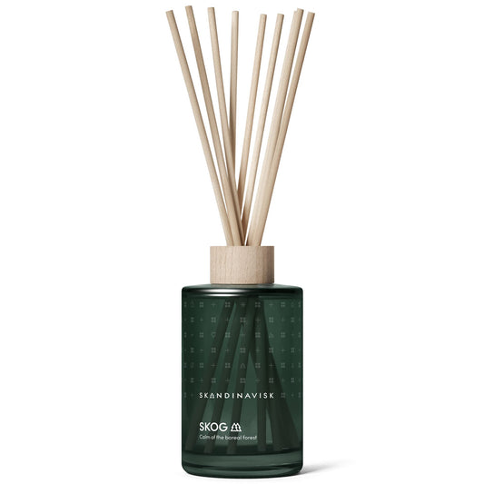 Close-up of diffuser with eight reeds