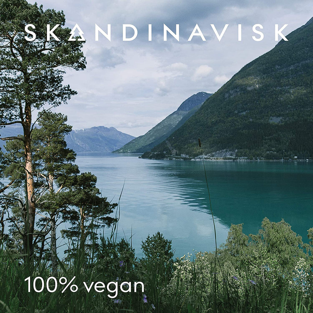 6.75 fl oz Skandinavisk Skog diffuser on display