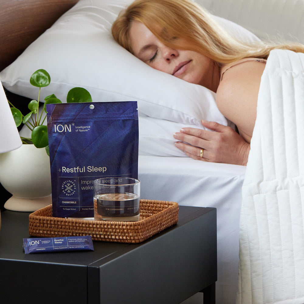 Front of box and individual sleep powder packets (20-pack)