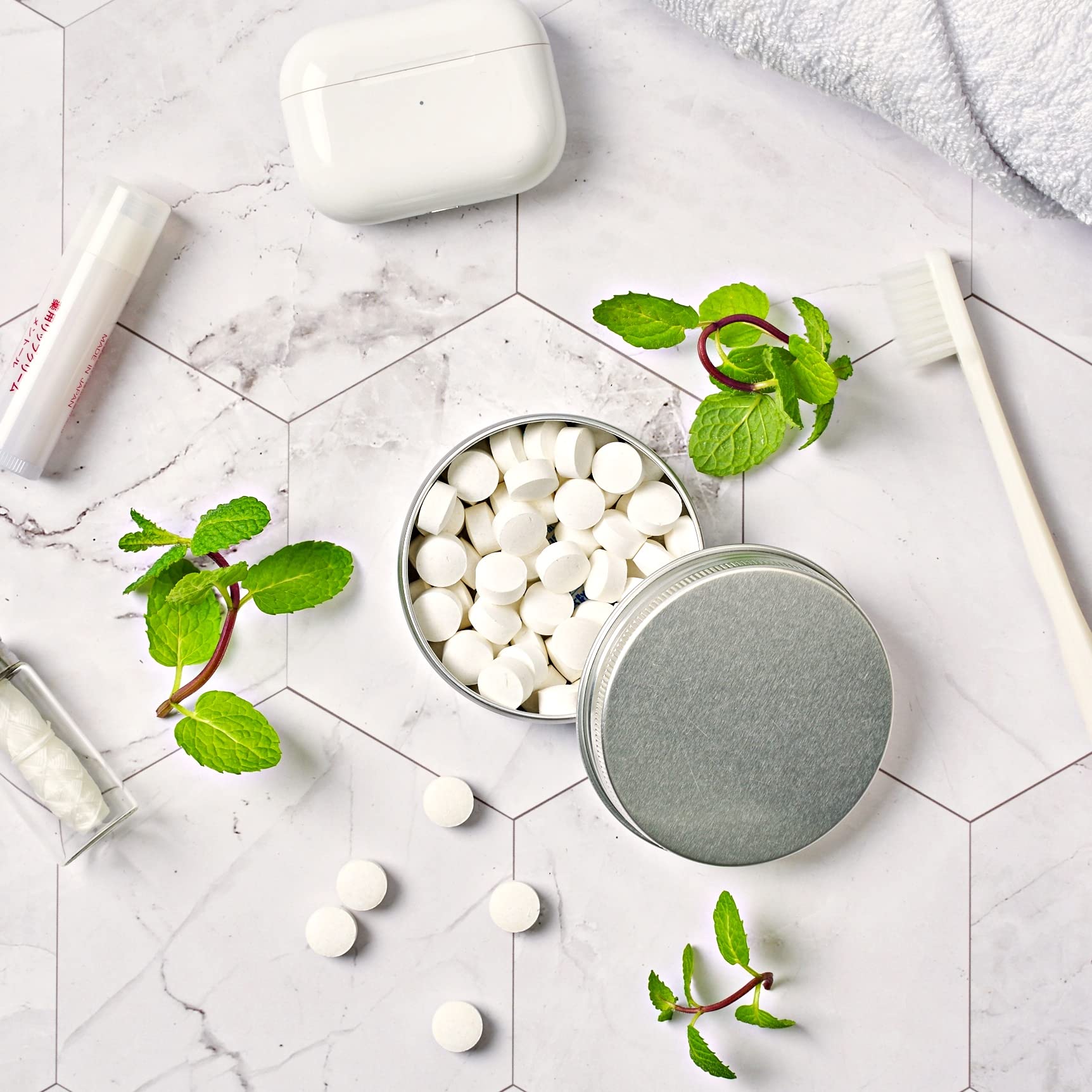 SLS-free toothpaste tablets with fluoride