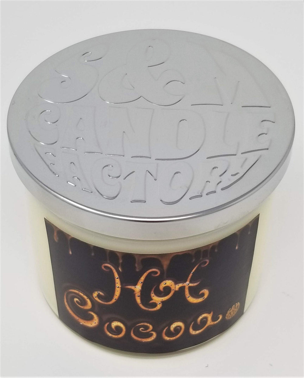 S&M Candle Factory close-up of creamy milk, chocolate and marshmallow notes for cozy evenings.