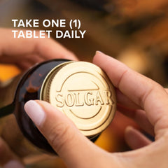Close-up of the Solgar Vitamin C 1000 mg with Rose Hips label