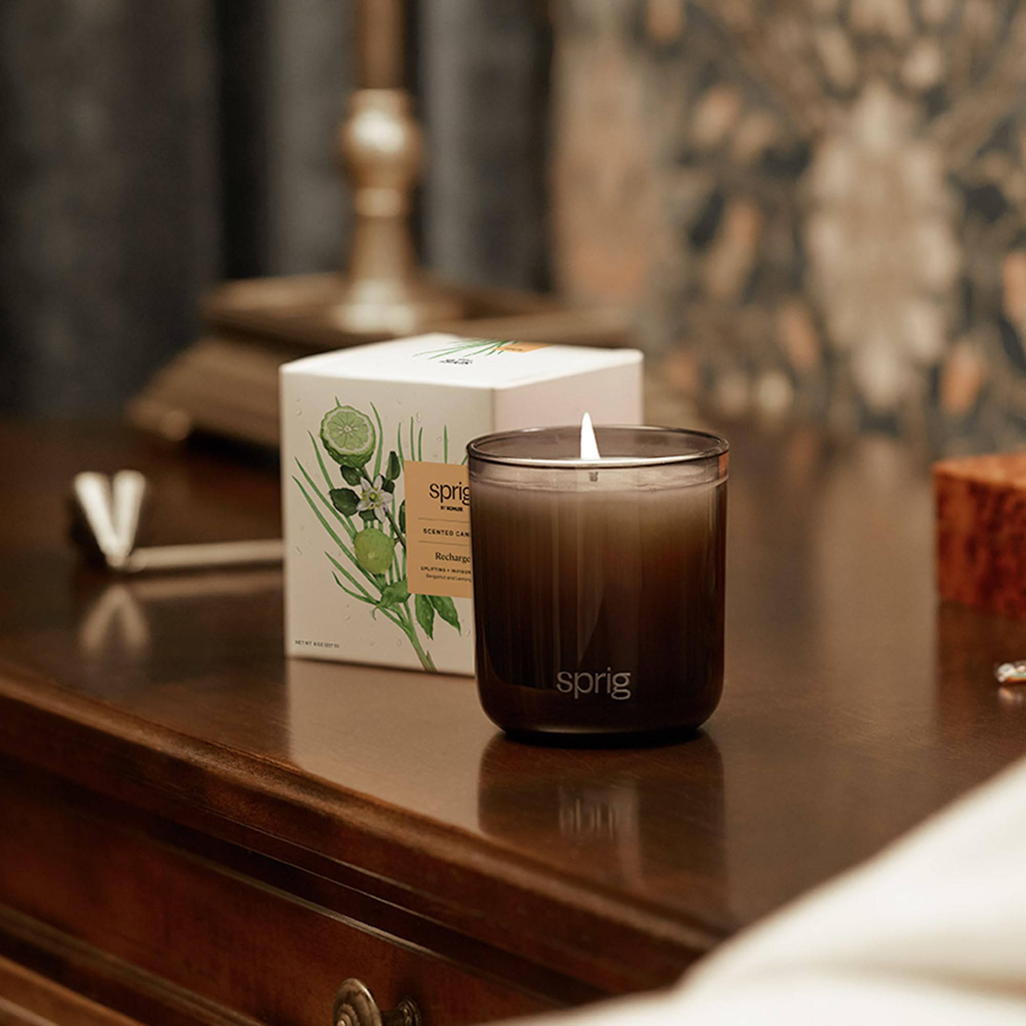 Lead-free cotton wick inside the candle