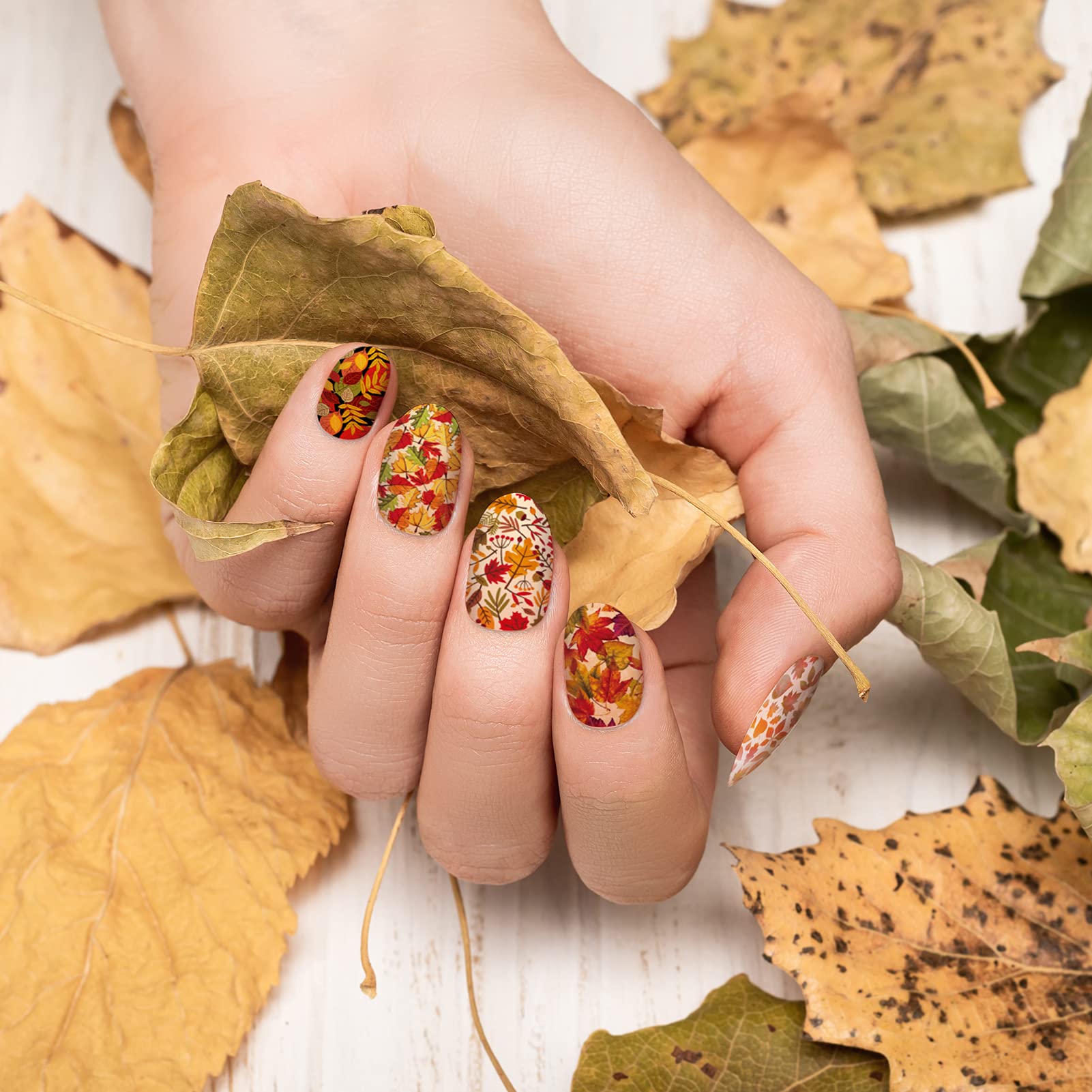 TailaiMei self-adhesive nail wrap; quick DIY manicure with lasting shine.