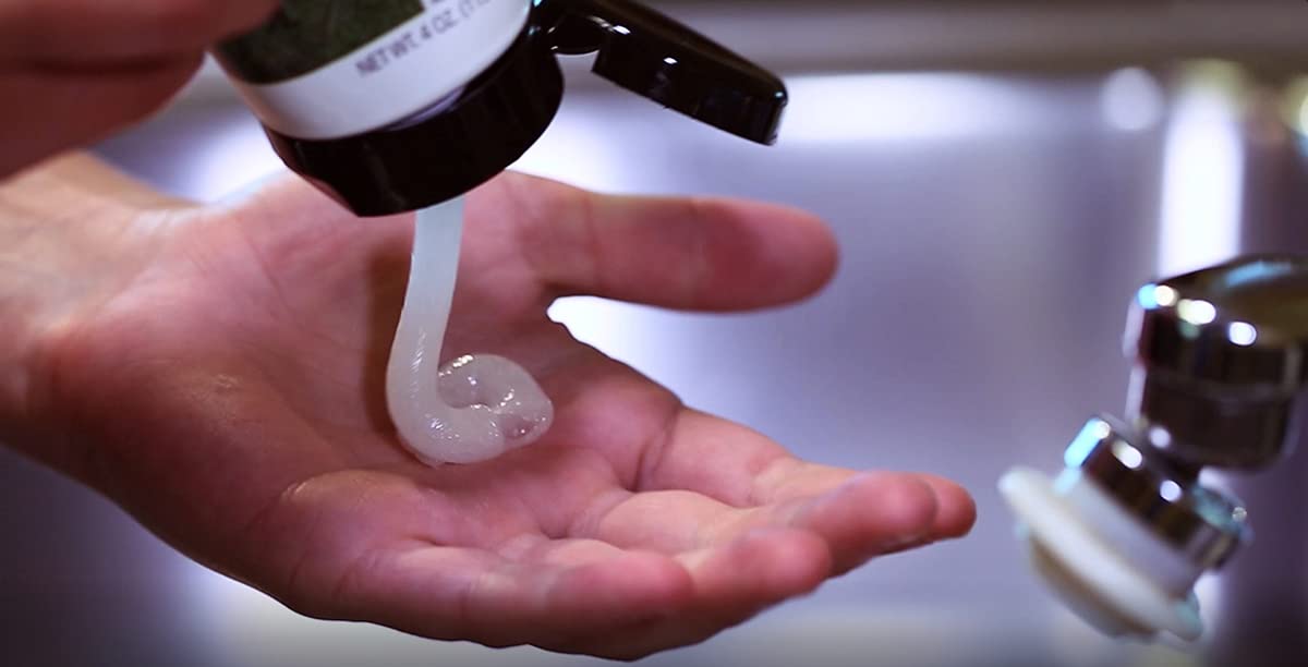 Tecnu Extreme Poison Ivy Scrub closeup highlights creamy texture