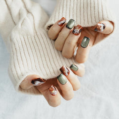 Tesytto hand-painted 3D nails offering premium style without a salon visit