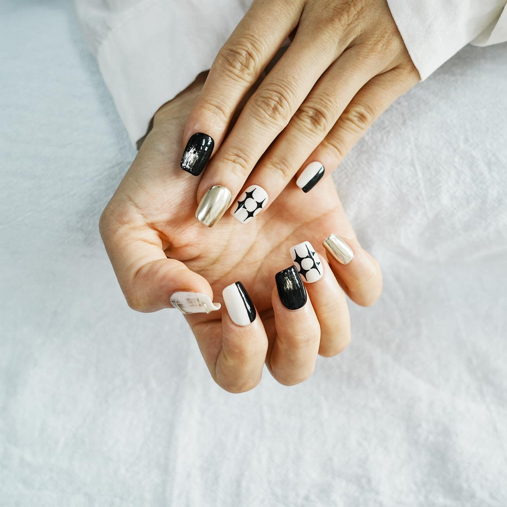 Tesytto reusable gel-sealed nails for multiple occasions