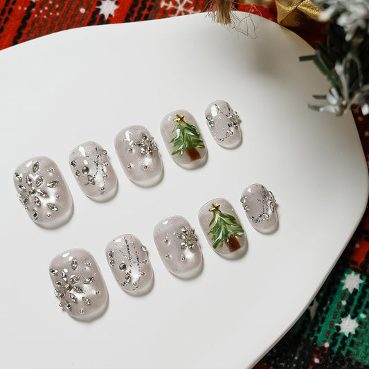 Tesytto Winter Bling nails with 3D snowflake detail for festive sparkle.