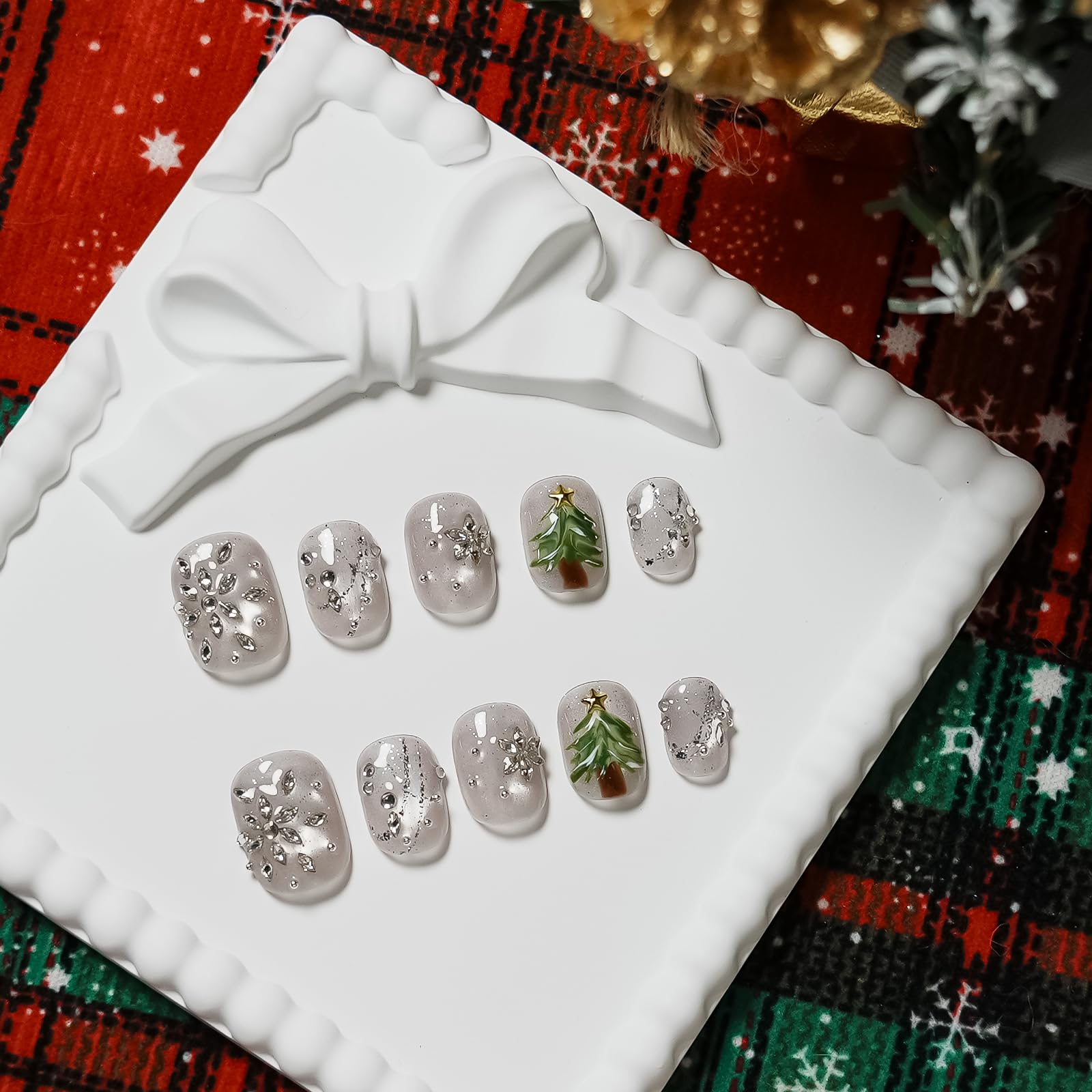 Tesytto Winter Bling nails with silver glitter finish for party-ready shine.
