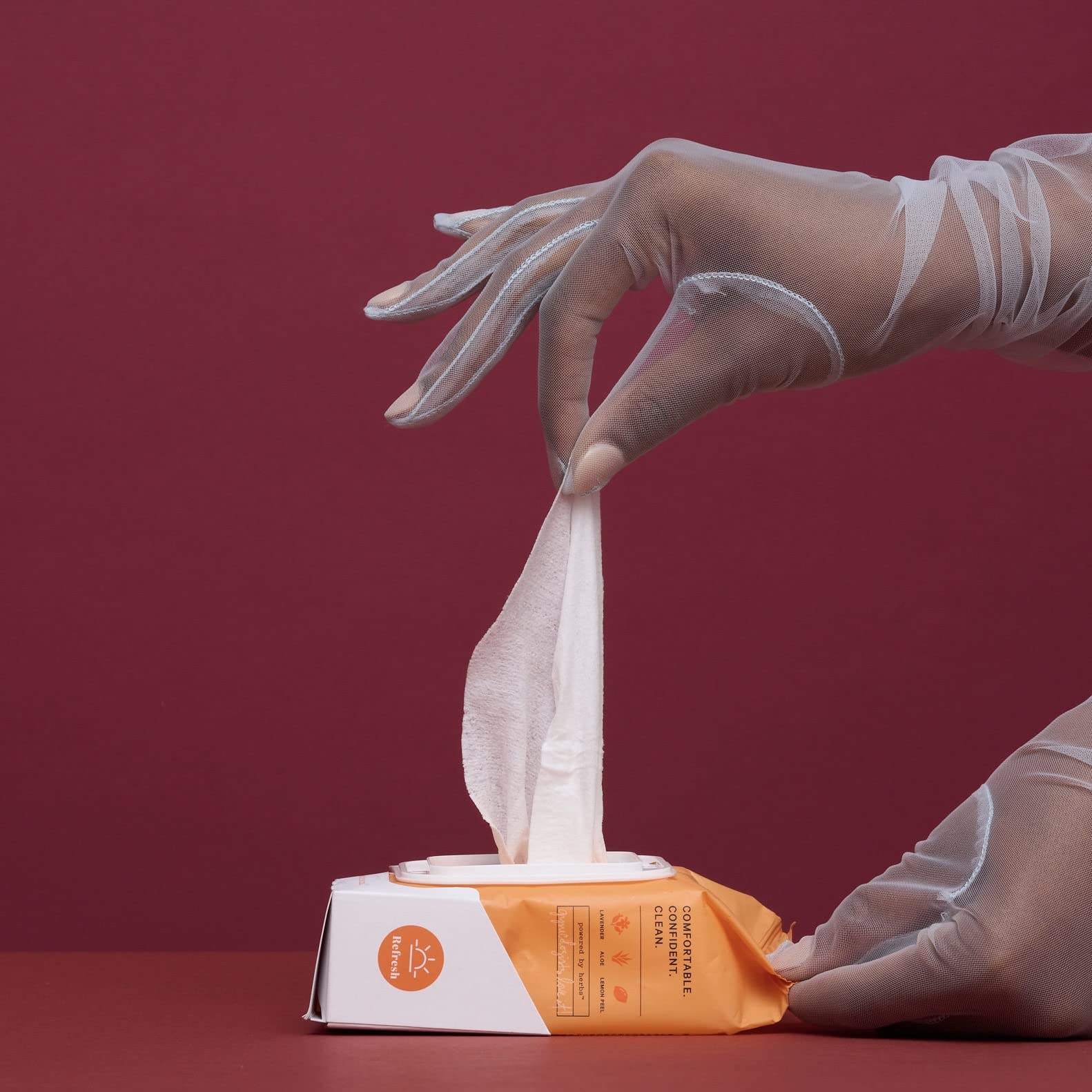 The Honey Pot wipe featuring aloe vera soothes irritated skin.