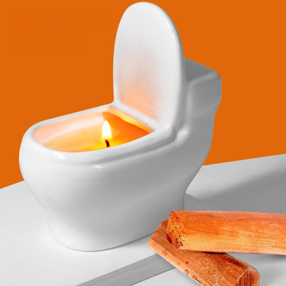 Toilet-shaped scented candle in white ceramic design, 6oz