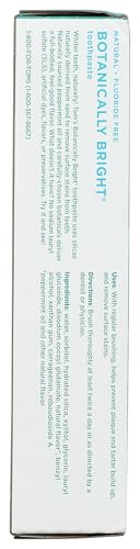 Natural ingredients and fluoride messaging on packaging