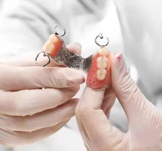 Easy steps manual and gum filling capability for healthy smile