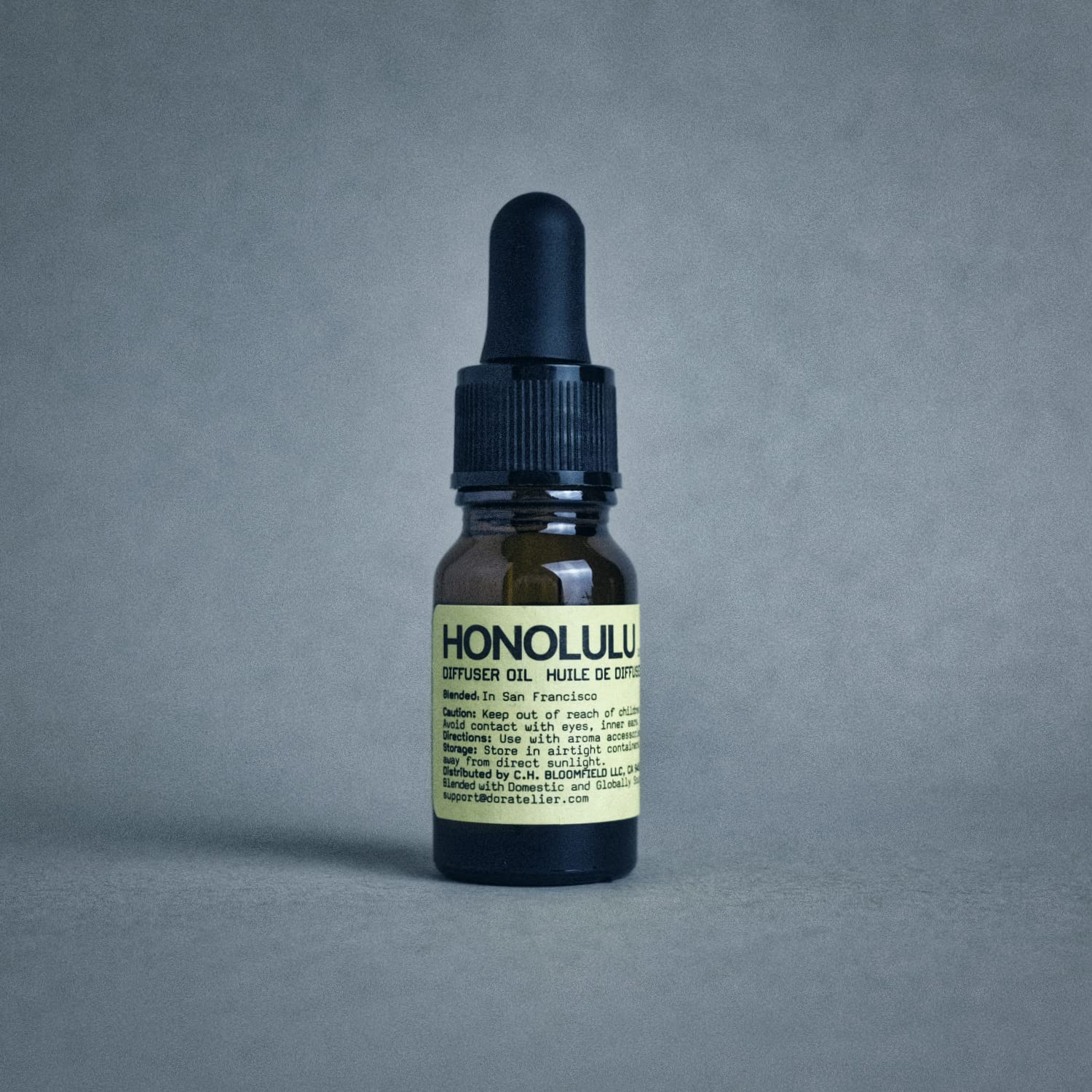 Tropical fragrance notes: grapefruit, bergamot, tangerine, and musk