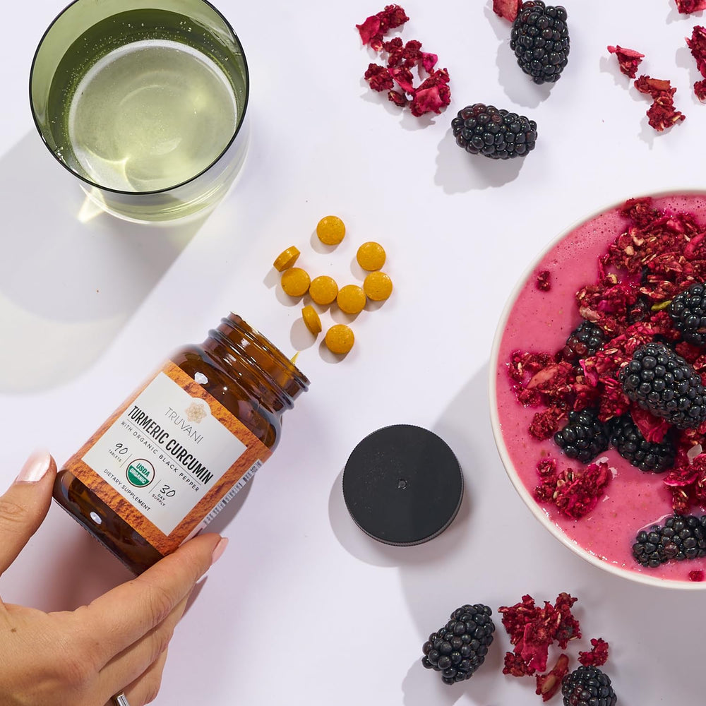 Suggestions showing turmeric curcumin blended into smoothies, soups, or tea
