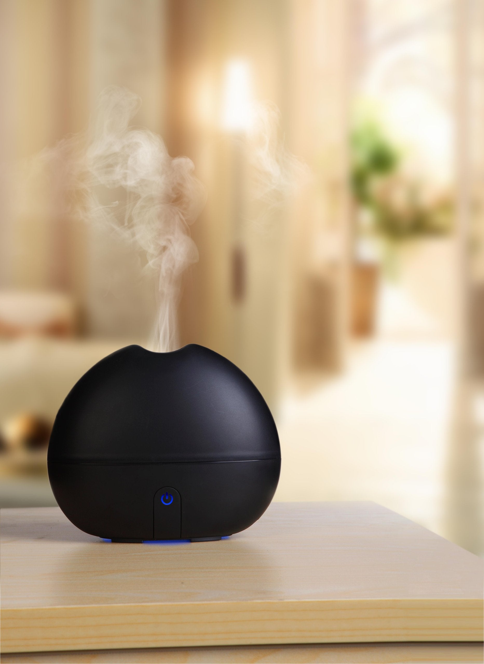 Ultransmit ipple aromatherapy diffuser in black delivering gentle room mist