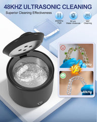 Retainer cleaner showing four UV lights for 360° cleaning