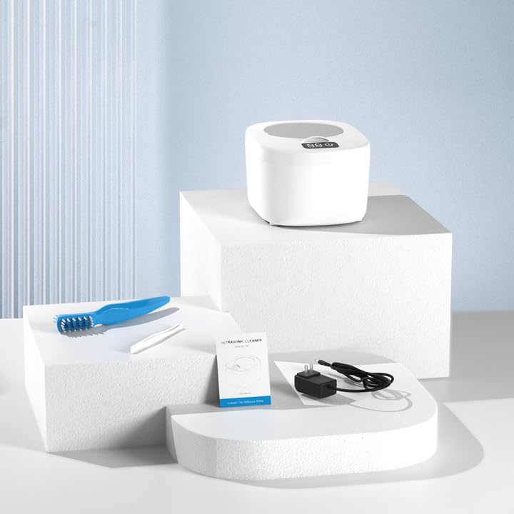 Ultrasonic cleaner with dental appliances ready for cleaning