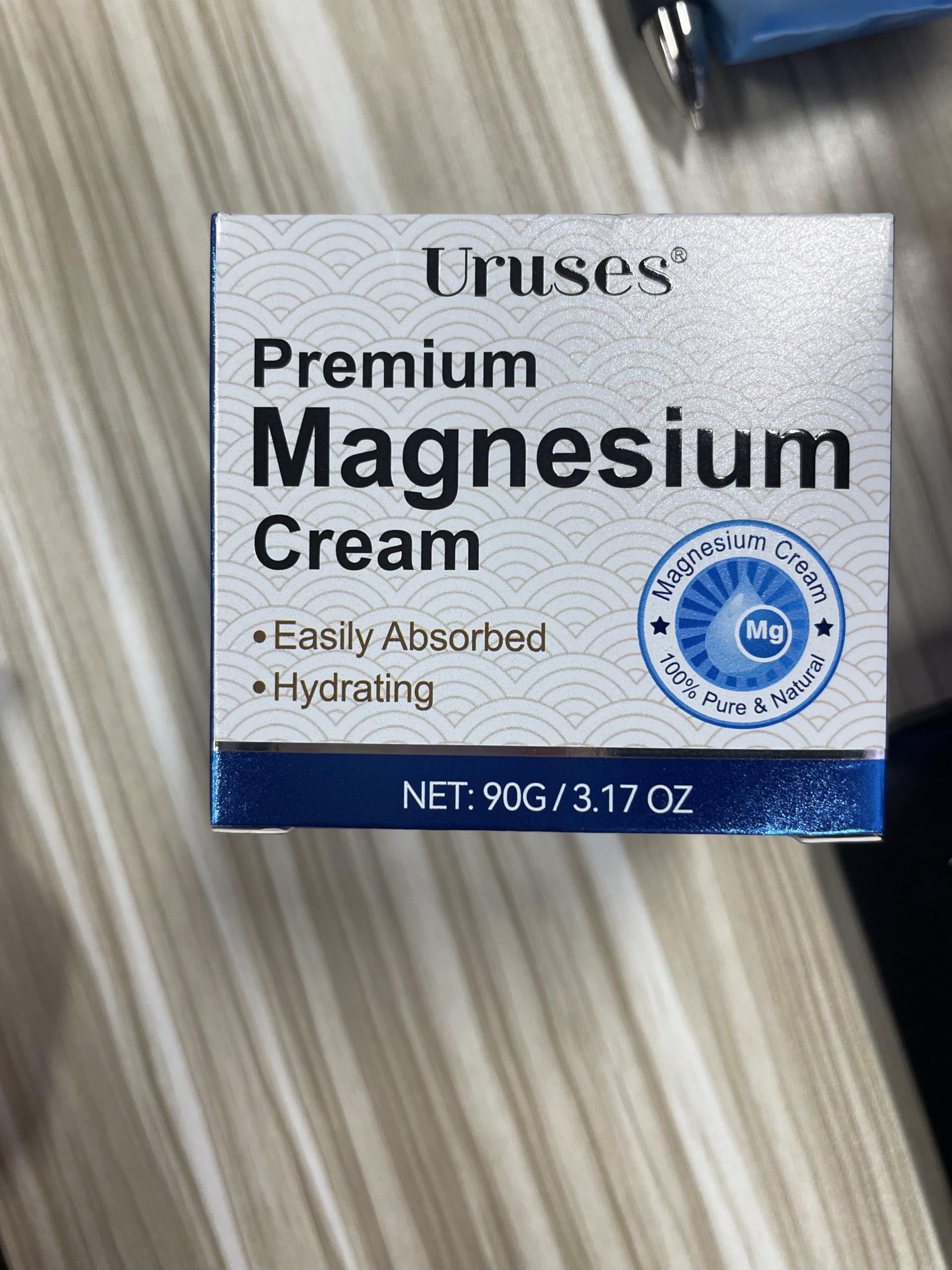Uruses Magnesium Cream application on neck and shoulders for targeted care