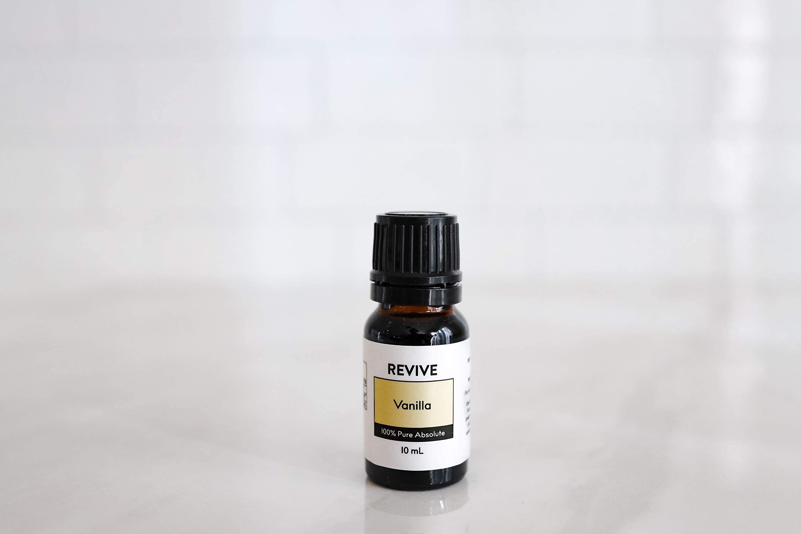 Diffuser releasing warm vanilla aroma