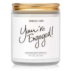Vanilla-scented engagement candle 7oz with cotton wick