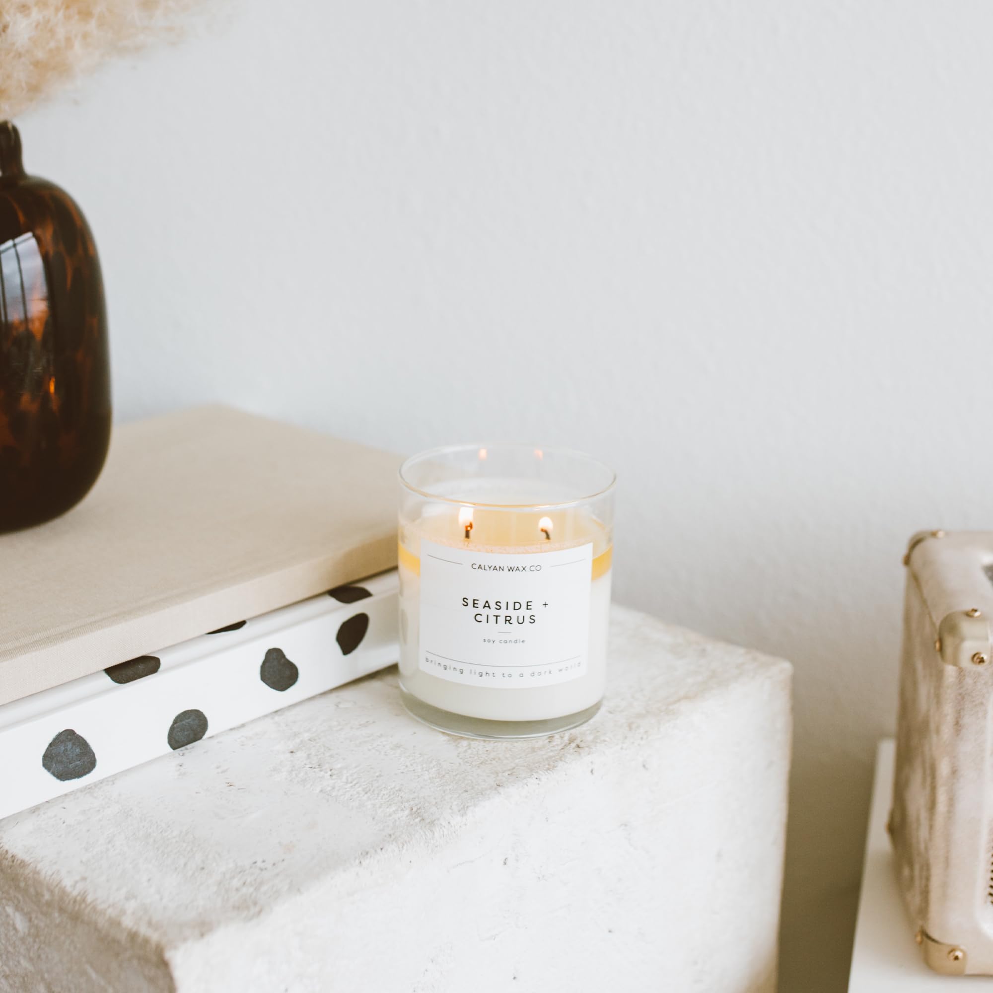 Vegan, cruelty-free, paraffin-free Sea Mist & Freesia candle label