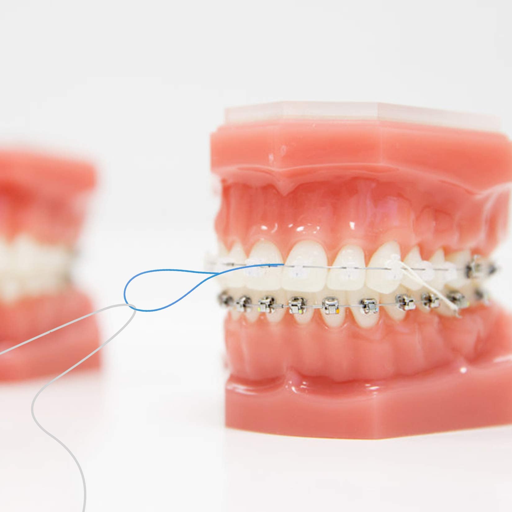 Six-pack VINSULLA floss threaders with hygienic case - image 6