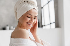 Vitamin E Skin Oil 1500 IU close-up highlighting intense hydration and smoothing benefits.