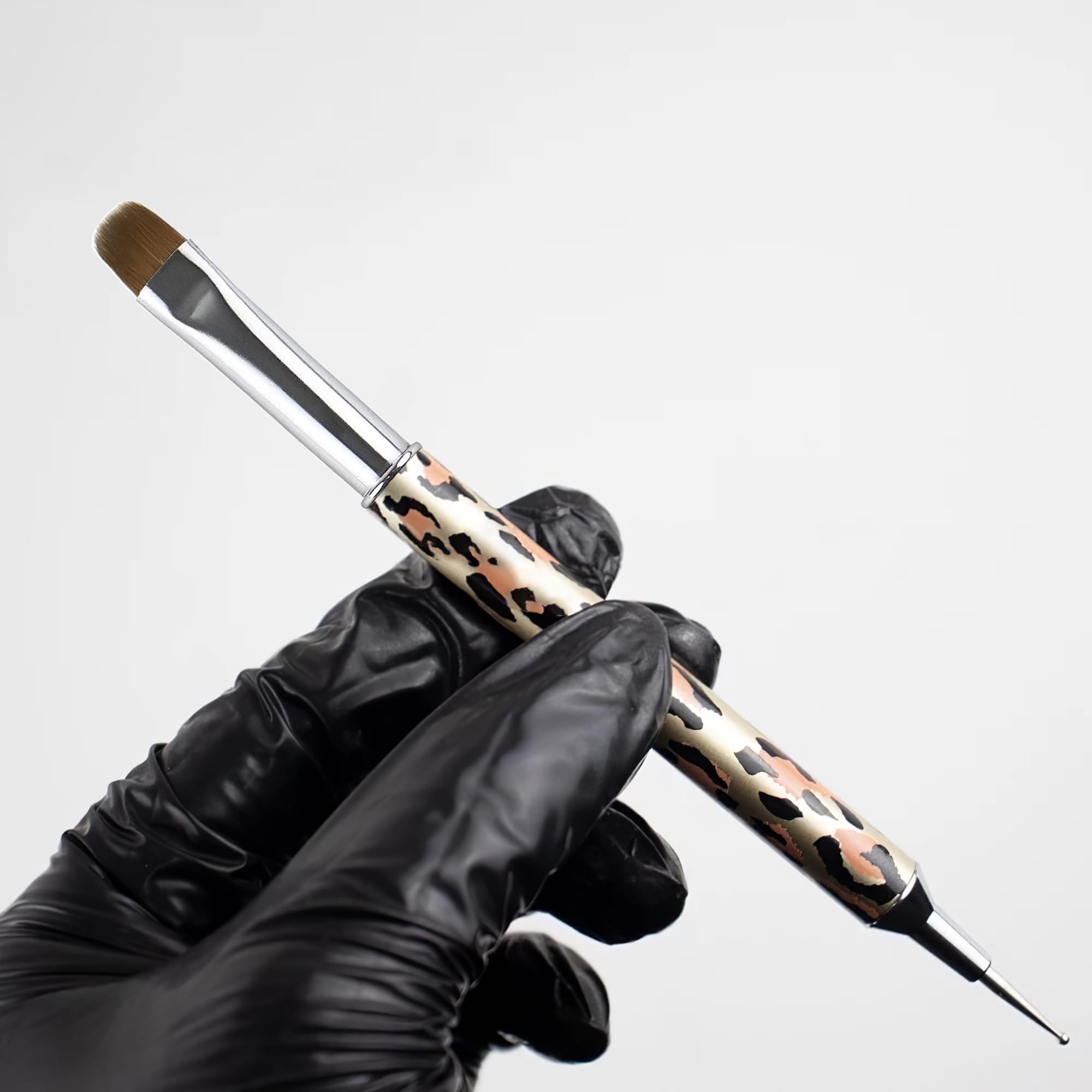 VONYA clean-up brush for gel polish keeps manicures neat during application.