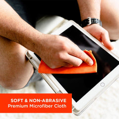 Using WHOOSH Screen Shine Go to clean a laptop or iPad screen