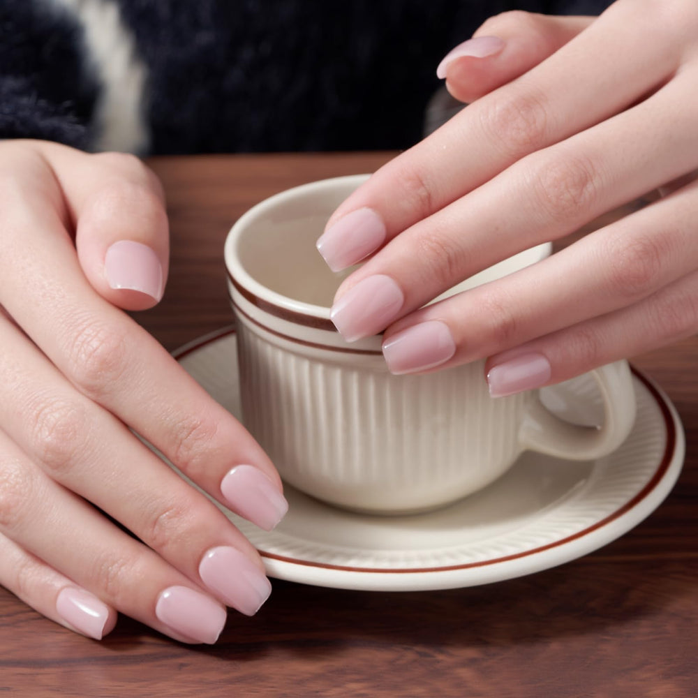 Wooyas salon-gloss finish nails provide a high-shine look without polish smudges.