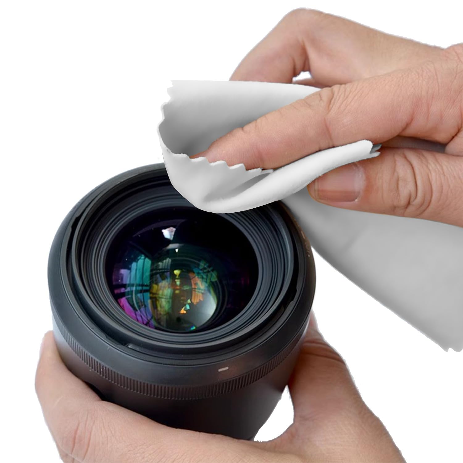Saw-tooth edge close-up preventing fraying on microfiber cloth