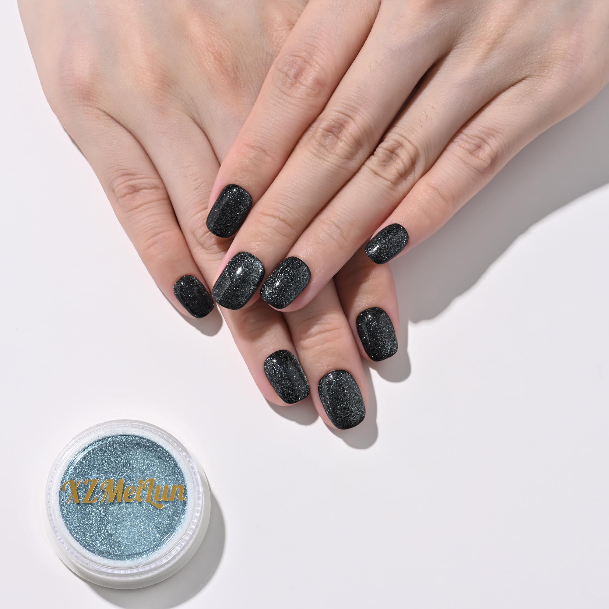 XZMeiLun cat-eye nail powder 0.8g jar with magnetic shimmer for dramatic lines.