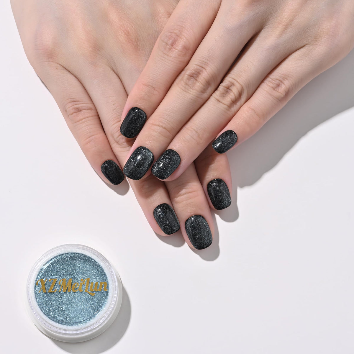 XZMeiLun cat-eye nail powder 0.8g jar with magnetic shimmer for dramatic lines.