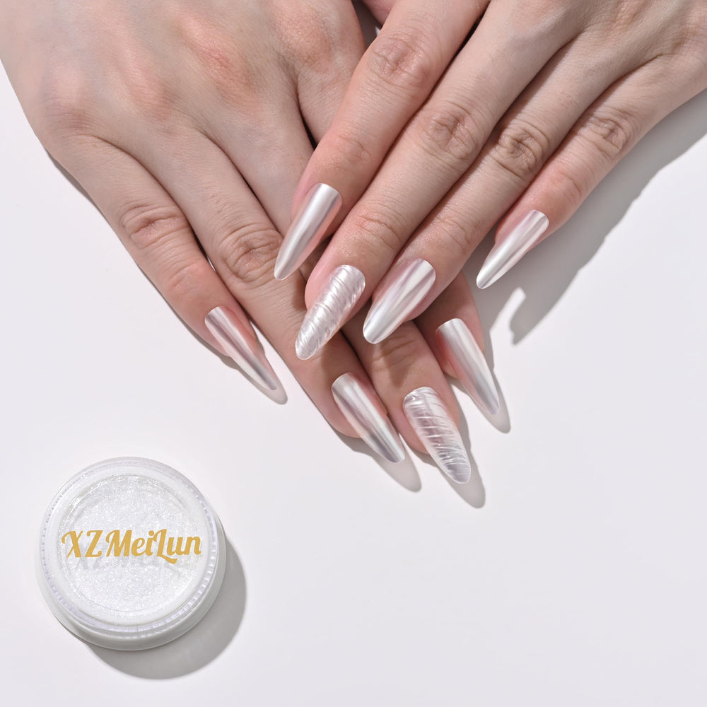 XZMeiLun Chameleon Chrome Nail Powder in Aurora Silver creates shifting color for dynamic nail art.