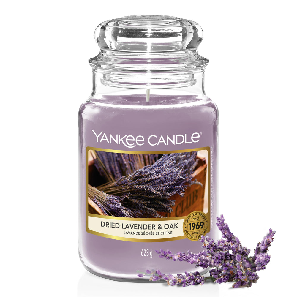 Yankee Candle Lavendar & Oak large jar with lavender bundle for cozy evenings