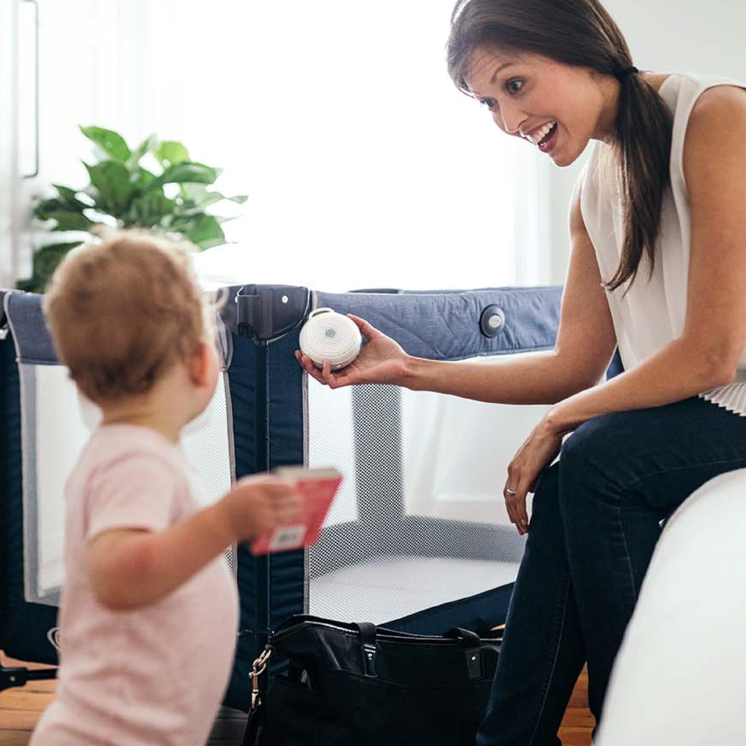 Yogasleep Rohm 24-hour playback on a single charge for uninterrupted calm.