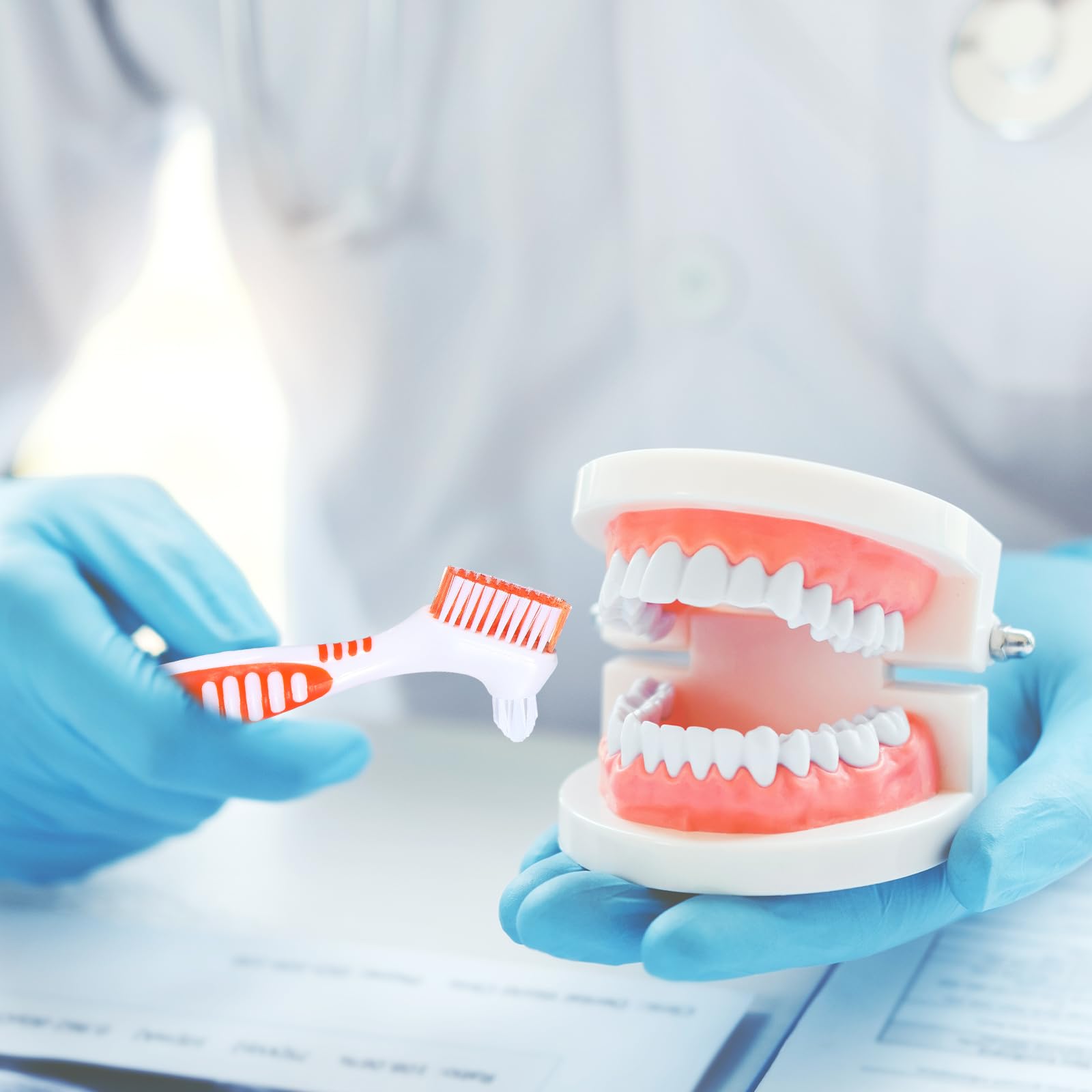 Large brush head for dentures close-up