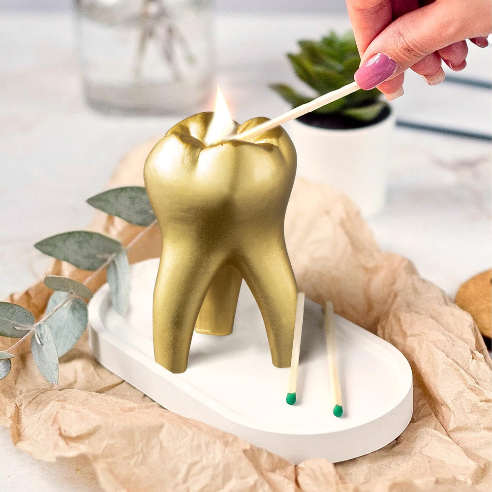 Tooth candle with pine fragrance