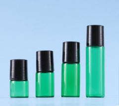 ZbFwmx compact 2.8x1.5 cm bottles fit easily in pockets.