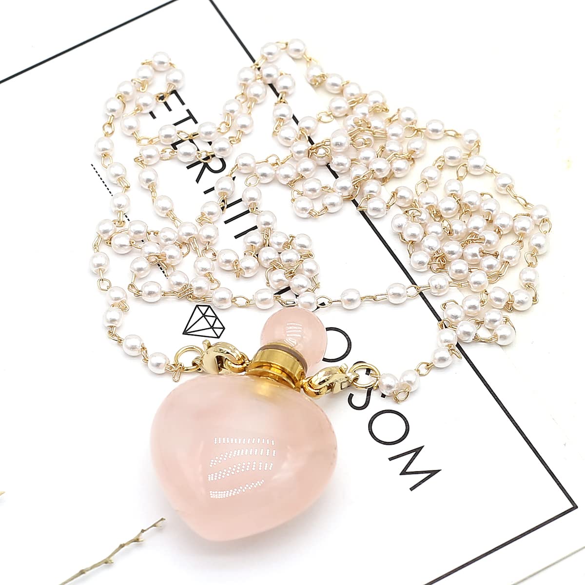 Zotoone rectangle heart necklace featuring diffuser-friendly design.